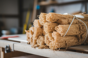 isolation-naturelle-fibres-etabli-atelier