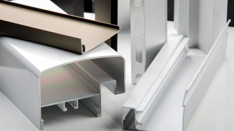 Pourquoi choisir un extrudeur PVC professionnel pour vos projets industriels ?