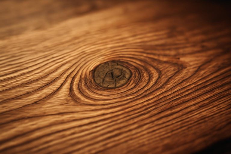 Nœud dans le Bois : Défaut ou Caractéristique Naturelle ?