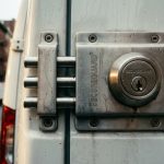 Serrure 3 points pour utilitaire : la solution antivol de référence pour les pros
