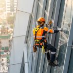 Travaux sur cordes : une solution d&rsquo;accès pour les chantiers complexes