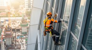Travaux sur cordes : une solution d'accès pour les chantiers complexes