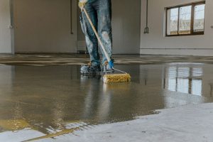 Comment rénover un sol d&rsquo;atelier ou de local professionnel sans interrompre son activité ?