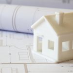Maison contemporaine, traditionnelle ou plain-pied : quel style choisir pour votre projet en Bretagne ?